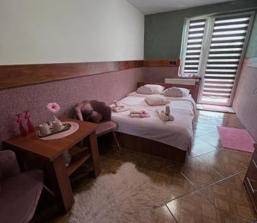 Kroczyce House | Zajazd nad Zalewem Dzibice -Pensjonat, Agroturystyka