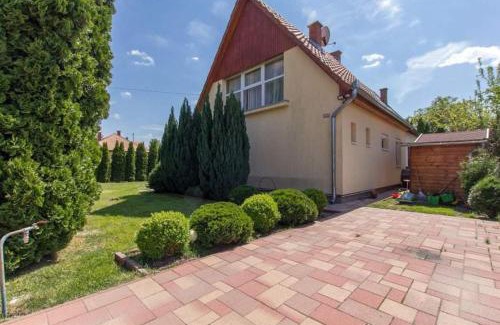 Balatonkeresztur Apartment | Zalán apartmann