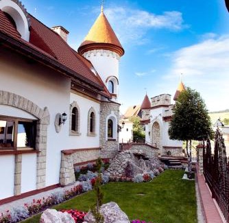 Krynica-Zdroj House | Zamek Pod Brzozami, Wynajem Pokoi