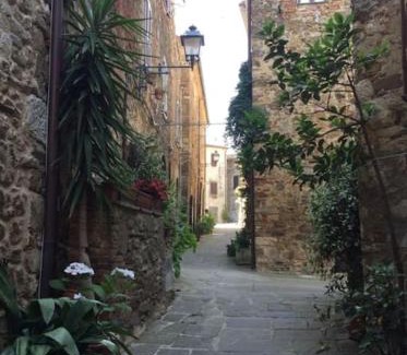 Montemerano Apartment | Zauber im Turm - in einem der schönsten Dörfer