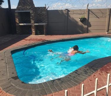 Vereeniging Bed & Breakfast | Zea 85 BnB