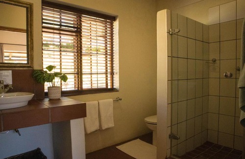 Stellenbosch Hotel | Zebra Cottage and Lodge
