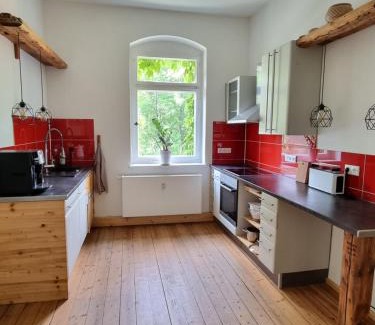 Mugeln Apartment | Zeitreise: Wohnen im Herrenhaus genau zw. L u. DD