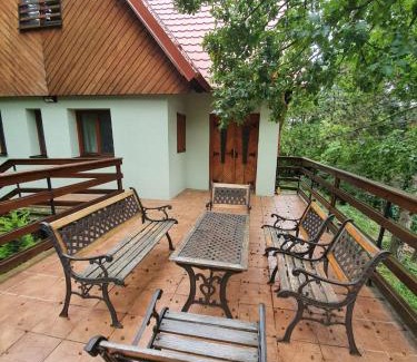 Modra Cabin | Zelený dom