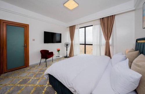 Syokimau Apartment | Zen 3BR Suite near Airport SGR w Pool Gym Restaurant