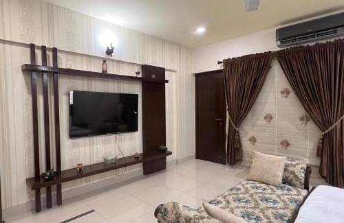 D.H.A. Apartment | Zen Luxury Stay - 3BR Family Apartment DHA Phase 6 Nishat Commercial