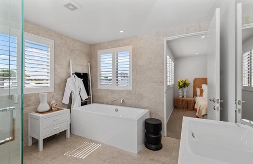 Saint Albans Villa | Zen on McDougall