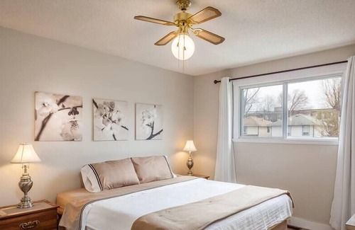Okanagan-Similkameen House | Zena's By The Beach!