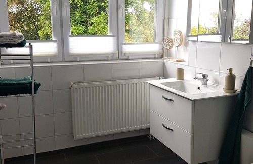 Geesthacht Apartment | Zentrale Ruhige Fewo m. Fußläufiger Busanbindung +geschäften, Hundefreundl. Wald