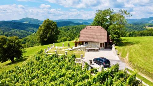 Hrastnik House | Zerko Holiday Home - Vineyard Chalet With Sauna and Jacuzzi FREE