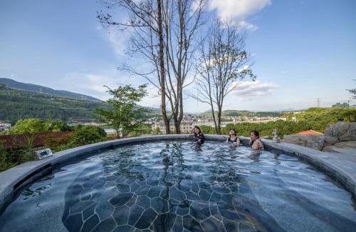 Zhangjiajie Hotel | ZhangJiaJie AvaSprings Retreat