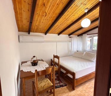 Gjirokaster House | Zholi Guest House