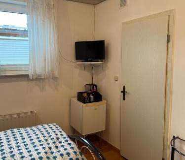 Waldbockelheim House | Zimmer 1 inkl eigenem Bad und Parkplatz