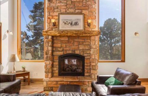 Zion National Park East Entrance House | Zion Timberline Villa Large Log Home Near Zion