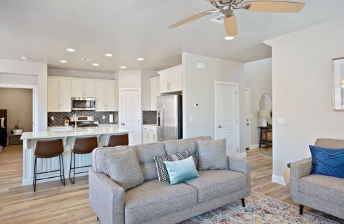 Washington House | Zion Zen Family-Friendly Townhouse With Home Theater and Pool access