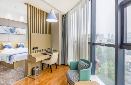 Zhongyuan District Hotel | zonglvshujiudian