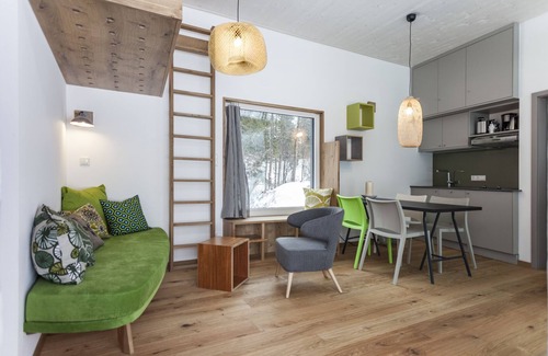 Garmisch-Partenkirchen House | Zugspitz-Rauschen 1 - Live like a dream right on the riverbank with a view of the Zugspitze