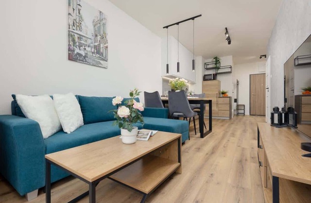 Łopuszańska 51 | Apartment w/Balcony | Home Office