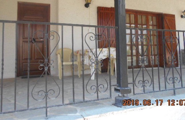 Δίπλα στους Κήπους Αλιάρτου