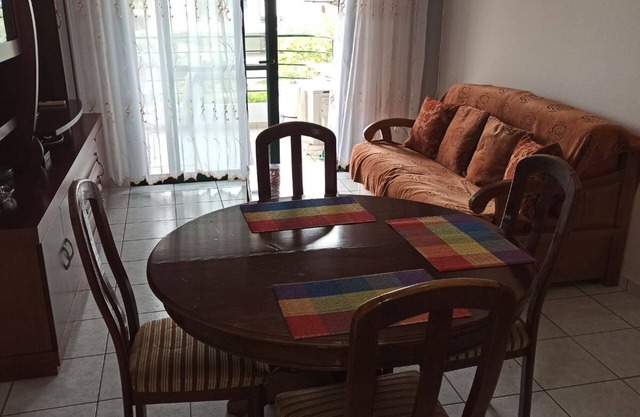 Διαμέρισμα Αριάδνη Καμένα Βούρλα 100 μέτρα από τη θάλασσα