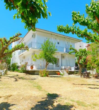 Κωνσταντίνος Έλενα Studios