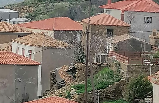 ΜΟΝΟΚΑΤΟΙΚΙΑ ΣΕ ΠΑΡΑΔΟΣΙΑΚΟ ΟΙΚΙΣΜΟ