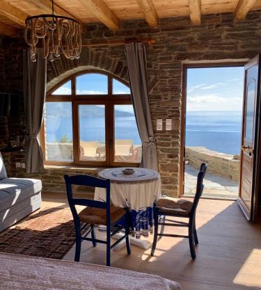 ΠΕΤΡΙΝΟ στην Άνδρο