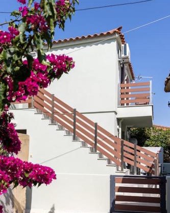 Το Σπίτι της Γιαγιάς 1 (Grandma's House 1)