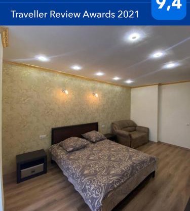 вул Роксолани , 16 центр 300 м до бювету