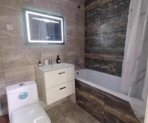 Недалеко от аэропорта