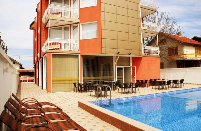 Семеен хотел Виа Лакус