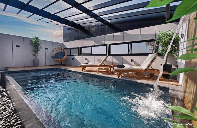 אמרלד - סוויטה יוקרתית מהממת עם בריכה פרטית בגליל