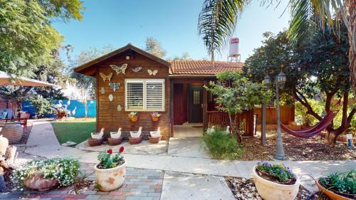 בית הזורע של רשת לב הגולן - 5 צימרים מדהימים עם בריכה משותפת ליד הכנרת