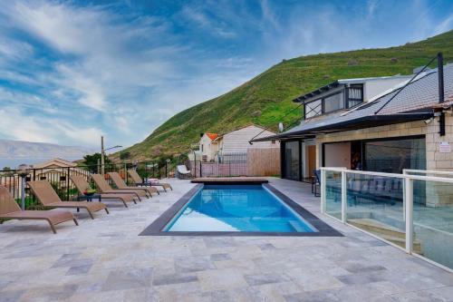 וילה נופי כנרת של רשת לב הגולן - וילה מדהימה עם בריכה פרטית וסאונה