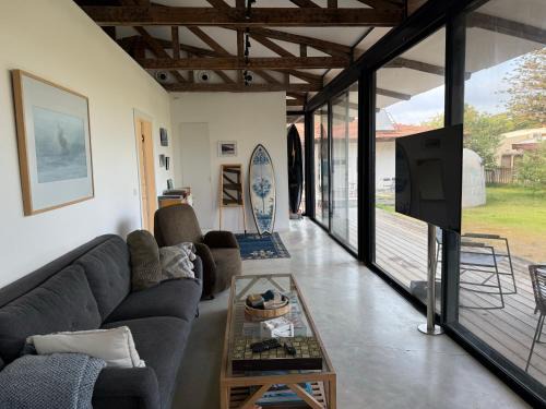 על הים - וילה מושלמת על יד החוף בבית ינאי