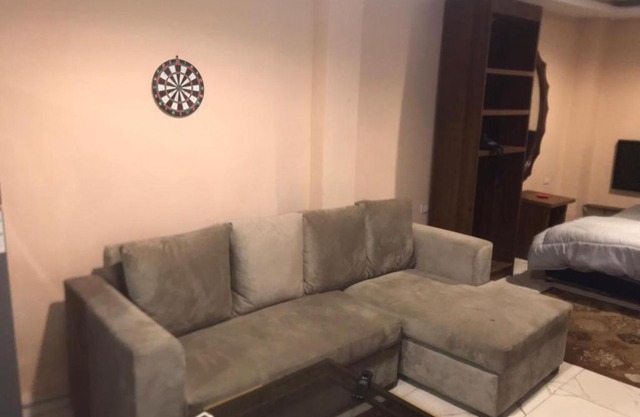 استوديو بمدخل خاص وجردن في المعادي