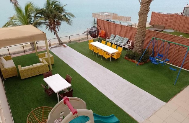 فيلا ساحل القمر بشاطئ رملي ومسبح خاص درةالعروس