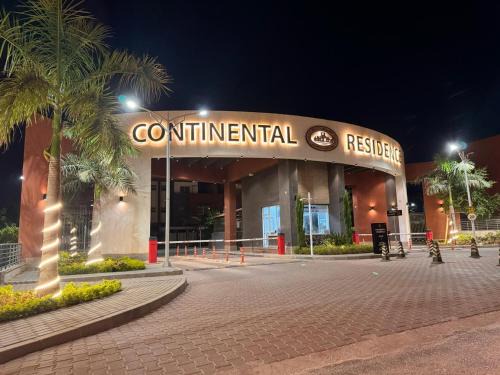 فيلا فاخرة جدا لك بالكامل فى كمبوند كونتنتال الشيخ زايد169م عبارة عن طابقين -3 غرف نوم - 2 حمام فاخر - مطبخ بكامل مستلزماتة - حديقة