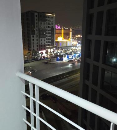 كمبوند وان قطامية معمار المرشدي علي دائري المعادي برج 207 شقة 711 بالقرب من مطار القاهرة