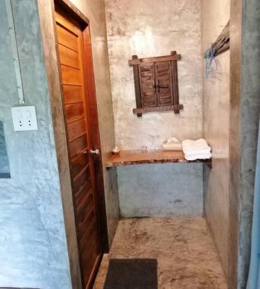 คอร์เดียร์ บ้านไร่ริมธารโฮมสเตย์ แก่งกระจาน