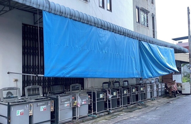 บ้าน3ชั่นหลังใหญ่ในตัวเมืองหาดใหญ่nใกล้ลีกาเดนท์6นาทีพักได้12 คน