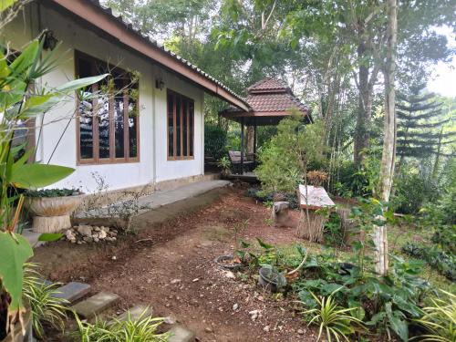 ภูริรักษ์ โฮมสเตย์