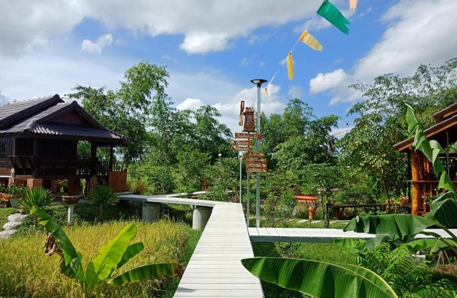 เรือนไทยใจสุขเอ๋ย