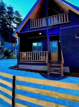 კოტეჯი ბუნებით და ლამაზი ხედებით