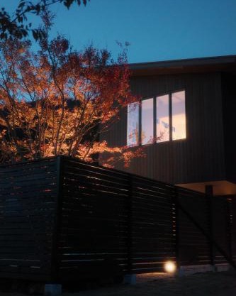 富士山望むプライベートヴィラ 900平方メートルの敷地を貸切利用 憩 ikoi Fuji サウナ 4Kシアター