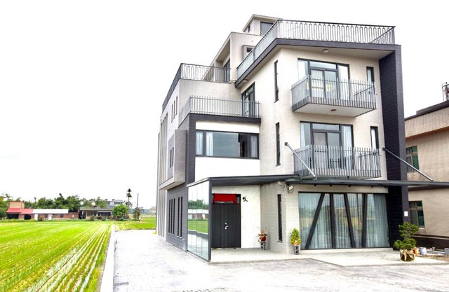 河沿悅舍ZW朋友同學聚會推薦l獎勵旅遊宜蘭包棟l家庭親子民宿l烤肉麻將浴缸戲水池