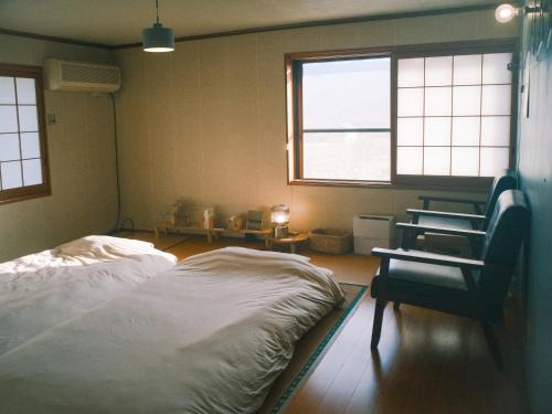 泊まれる本屋 まるとしかく