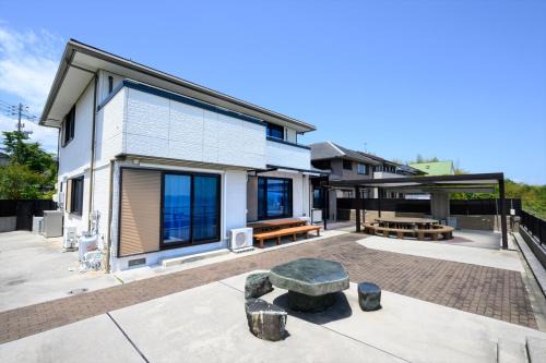 青の宿 The Blue Villa まるで映画のような開放感あふれるオーシャンビュー Open ocean view like in a movie 駐車場2台有り Supported by COCOSTAY