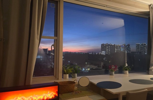 호수공원 최고 전망#정발산역 도보5분#65TV#퀸베드2개(4명 숙박 가능)