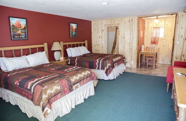 0129) Candy Suite 129